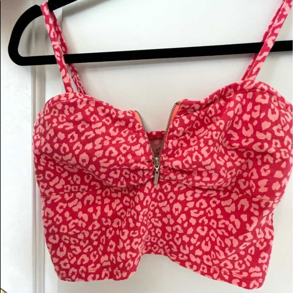 leopard print crop top